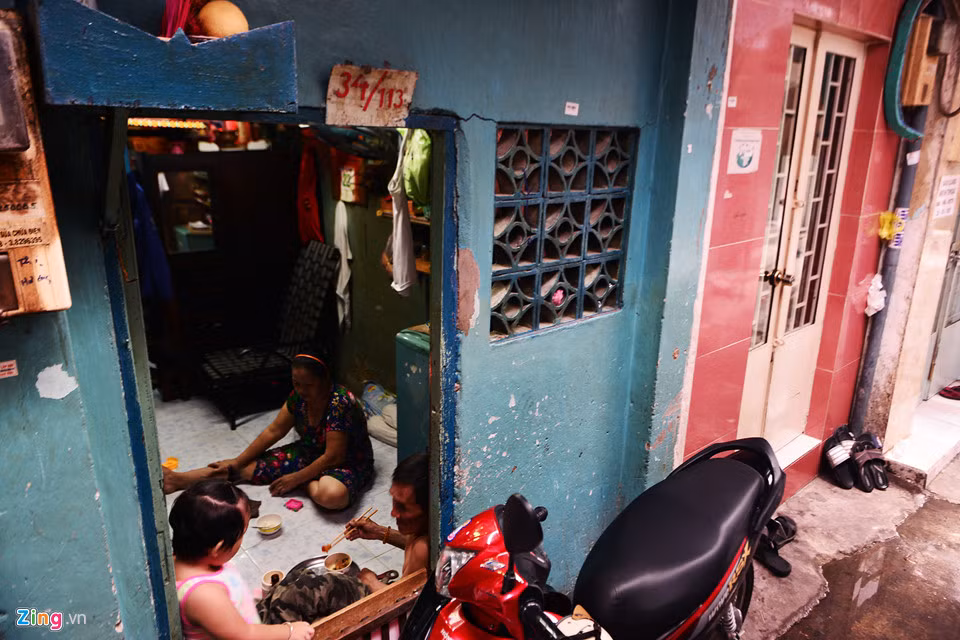 Câu chuyện giải phóng mặt bằng ở dự án khu đô thị Nguyễn Cư Trinh đang là bài toán khó đối với chính quyền lẫn nhà đầu tư và tình trạng này kéo dài hơn 10 năm qua. Ngày 9/2, Chủ tịch UBND TP.HCM đã giao Sở Kế hoạch và Đầu tư rà soát lại thủ tục, hướng dẫn Bitexco triển khai nhanh chóng, đúng quy định từ cuối quý III, yêu cầu Bitexco phải đảm bảo tài chính để bồi thường, giải phóng mặt bằng.