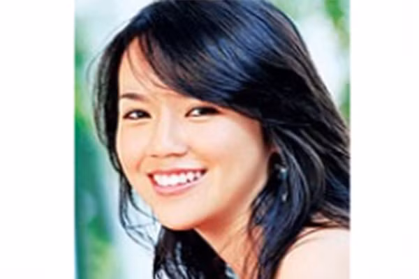 Hiện tại, Nhất Hạnh đang sở hữu gần 4,1 triệu cổ phiếu REE tương đương với 106,9 tỷ đồng. Bên cạnh sự giàu có, Nhất Hạnh còn khiến người khác ngưỡng mộ khi là một trong những thí sinh có điểm thi IELTS cao nhất Việt Nam: 8,5 (trong đó có hai điểm 9). Ảnh: Zing.