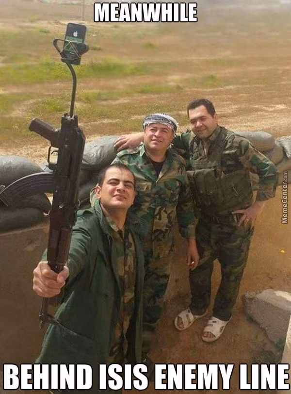 Quân đội có võ đặc thù của mình. Ảnh: MemeCenter.