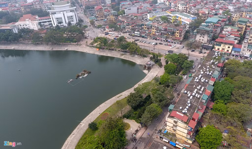 Trước đề xuất này, nhiều đại biểu tại hội thảo hết sức ngỡ ngàng. Đại diện doanh nghiệp này giải thích đây là phương án táo bạo song được nhiều hộ dân chấp thuận. Họ không phải rời đi tạm cư nơi khác, lại tận mắt chứng kiến nhà tái định cư được xây dựng như thế nào.