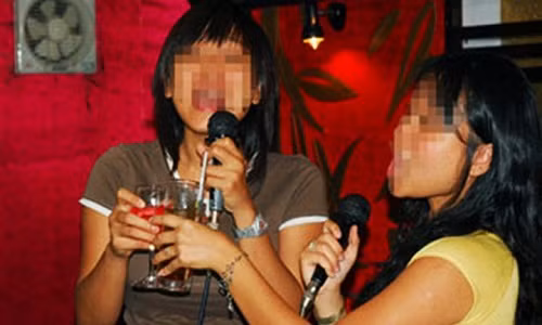 Bo Y te de xuat cam ban ruou bia tai quan karaoke