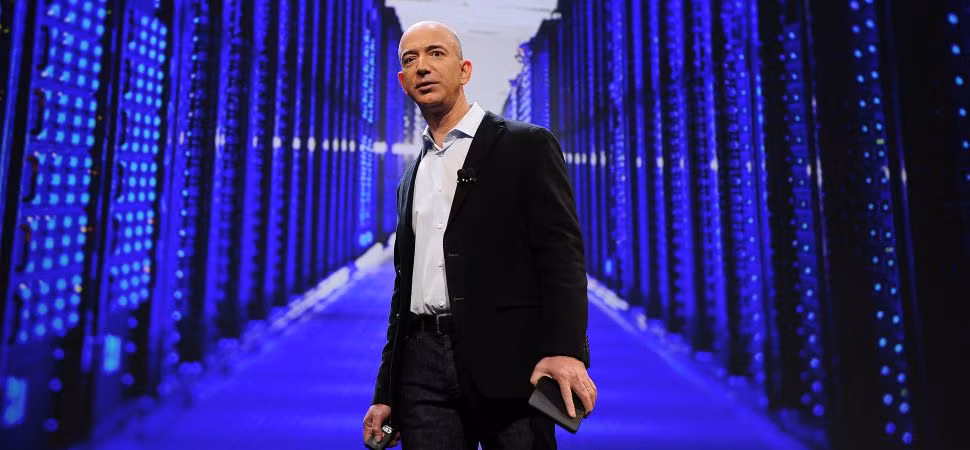 Khi đó, Jeff Bezos sẽ trở thành người đầu tiên trên thế giới sở hữu tài sản trị giá 100 tỷ USD. Ảnh: Myweb.
