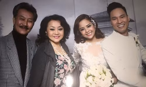 Huong Lan len tieng sau khi Viet Huong cui dau xin loi