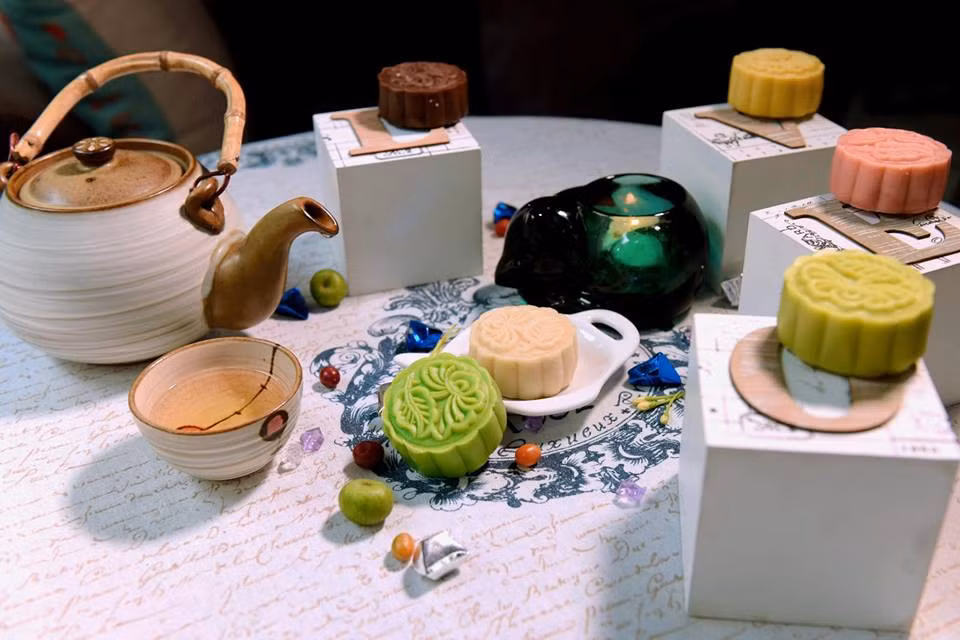 Tuy nhiên, những chiếc bánh trung thu tự làm có thật sự sạch sẽ 100% như nhiều người tin tưởng? Ảnh minh họa: Internet.