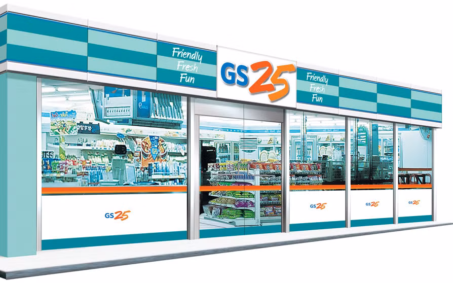 Bên cạnh việc giảm giá, GS25 còn giới thiệu tới khách hàng nhiều ứng dụng mua sắm thuận tiện hơn. Ảnh: Korea Grand Sale.