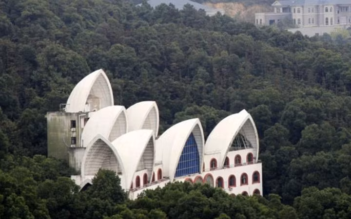 Trong công viên có cả mô hình nhà hát con sò nổi tiếng của Sydney.