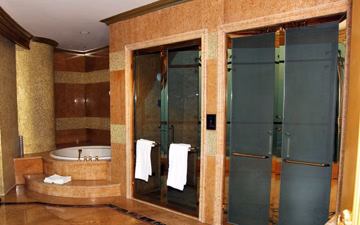 Phòng vệ sinh tại khách sạn 5 sao ở Huaxi.