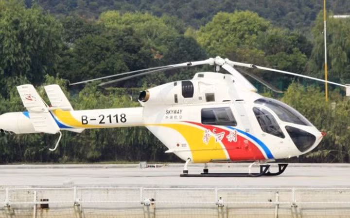 Người dân trong làng có thể di chuyển bằng phi cơ.