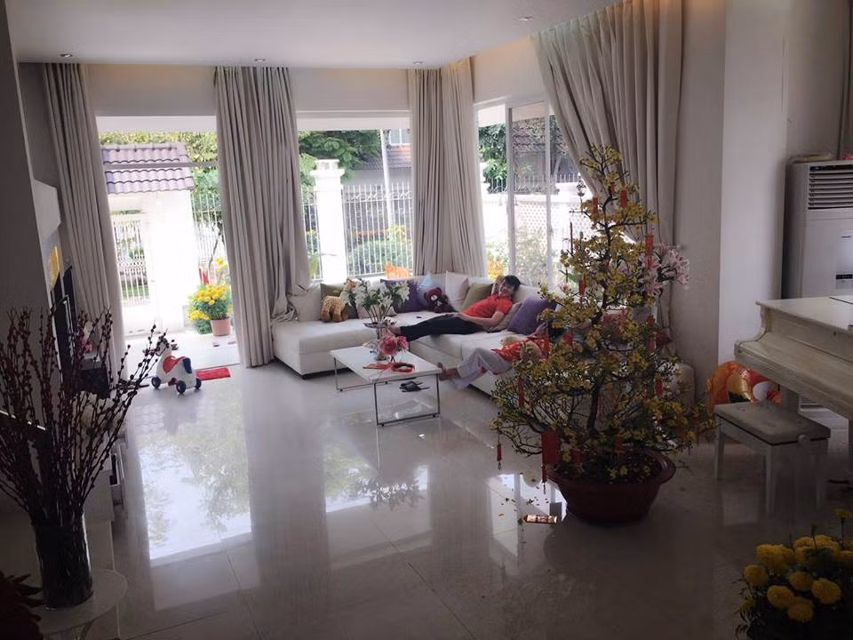 Những nhánh tầm xuân nhỏ hút người nhìn bởi màu sắc tươi trẻ và sức sống mạnh mẽ. Ảnh: Facebook Thủy Tiên.