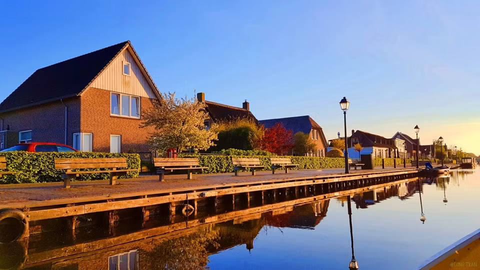 Trải nghiệm ở ngôi làng cổ tích Giethoorn này là một trải nghiệm đáng giá, nên đến ít nhất một lần trong đời.