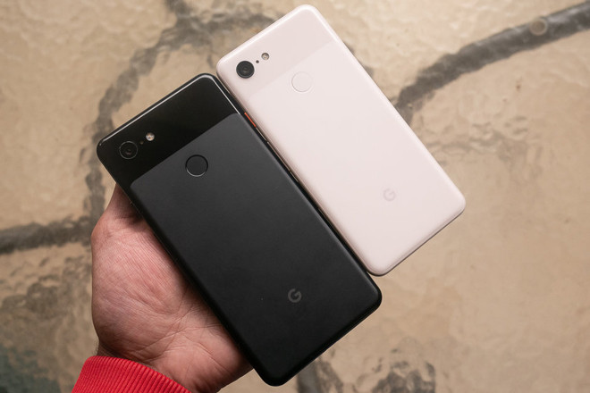 Google Pixel 4 và Pixel 4 XL Dự kiến ra mắt: Tháng 10 Thị trường công nghệ vào tháng 10/ 2019 sẽ cực kỳ bận rộn nhưng ngôi sao của tháng chỉ có thể là “gia đình” Pixel 4 mới. Sản phẩm được cho là sẽ có một trong những camera selfie tốt nhất, đẩy ranh giới giữa camera trước và sau trở nên hẹp hơn. Google trước đây đã phải chịu chê bai quá nhiều khi đưa “tai thỏ” cỡ lớn vào Pixel 3 XL nên giới chuyên gia hy vọng hãng này sẽ lắng nghe và thay đổi để đưa ra một thiết kế thanh lịch hơn. Ảnh: Pixel 3 và Pixel 3 XL.