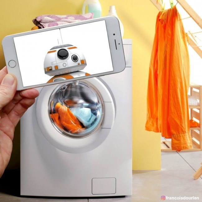 Đằng sau chiếc điện thoại là hình hài khác của máy giặt.