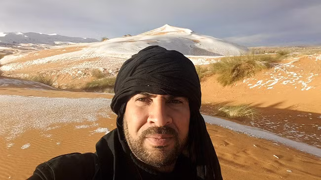 Lớp tuyết xuất hiện trong đêm khá dày, nhưng nó cũng chỉ tan ngay trong một ngày vì sa mạc rất nóng vào ban ngày và lại quay trở lại nhiệt độ lạnh hơn vào ban đêm.