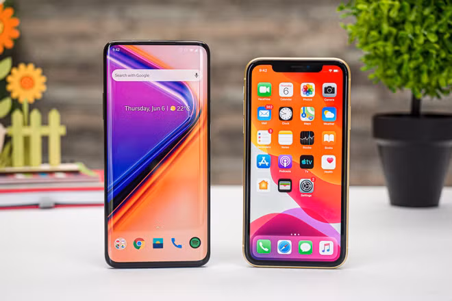 Đọ độ "đáng gờm" giữa OnePlus 7 Pro và iPhone XR Do do