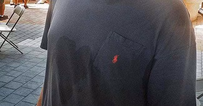 Nước là một nguồn tài nguyên hạn chế trong không gian. Do đó, các nhà thiên văn học phải uống nước được tái chế từ mồ hôi và nước tiểu của họ để tồn tại ở môi trường này. Nhà thiên văn học của NASA Scott Kelly đã uống khoảng 730 lít nước tái chế này trong suốt 1 năm ông thực hiện nhiệm vụ ngoài không gian.