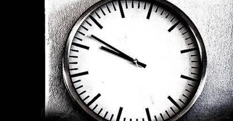 Thời gian trên Trái Đất nhanh hơn thời gian trong không gian. Điều này xảy ra là do sự giãn nở thời gian theo thuyết tương đối khi thời gian Trái Đất quay quanh mặt trời và thời gian hệ mặt trời chuyển động quanh Dải Ngân hà không giống nhau./.