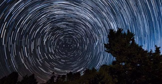 Sao băng có thể va vào Trái Đất bất cứ lúc nào mà không có cảnh báo gì. Năm 2013, một sao băng đã lao xuống vùng Chelyabinsk của Nga và phát nổ khiến 400 người bị thương.