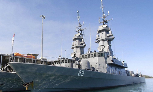 Ngoài RSS Supreme, tàu tên lửa tấn công nhanh RSS Valou thuộc lớp Victory, có lượng giãn nước 595 tấn, tốc độ cực đại lên tới 37 hải lý/h. Trên tàu được trang bị nhiều khí tài trinh sát mặt nước hiện đại, đặc biệt tàu còn có một UAV hoạt động liên tục được 24 tiếng đồng hồ.