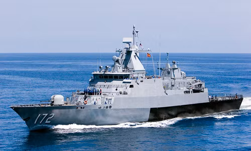 Tàu tuần tra biển cỡ lớn KD Pahang – loại tàu chuyên nhiệm tìm kiếm cứu hộ cứu nạn trên biển.