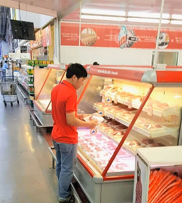 Khảo sát ở các chợ lẻ, các cửa hàng và quán ăn trên địa bàn TP.HCM, chúng tôi nhận thấy thịt trâu đông lạnh Ấn Độ vắng bóng mà chỉ thấy thịt bò Úc, Mỹ... Ảnh: QUANG HUY