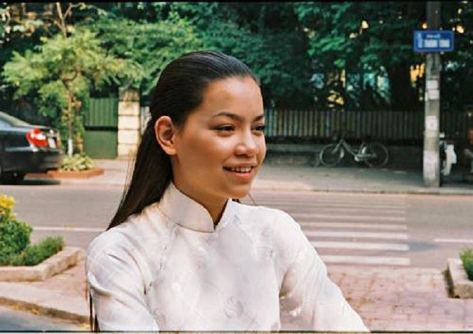 Cô cũng từng tham gia diễn xuất trong một số phim như: Hoa cỏ may; Chiến dịch trái tim bên phải...