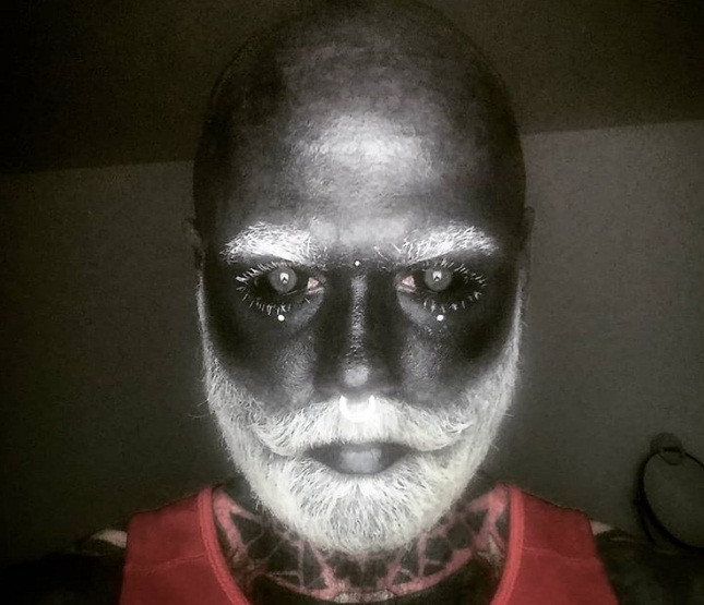 Chuyen la hom nay: Nguoi dan ong dam me bien thanh “nguoi ngoai hanh tinh”-Hinh-6