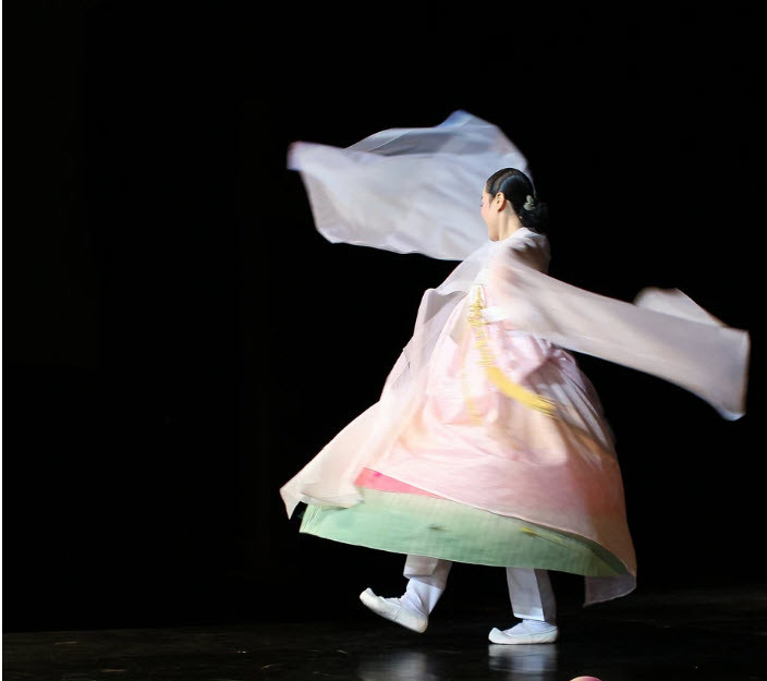 "Nếu muốn leo lên cao, cần phải nghe lời" - lời nhắc nhở khiến người nghe hiểu hơn về sự thật trong showbiz Hàn.