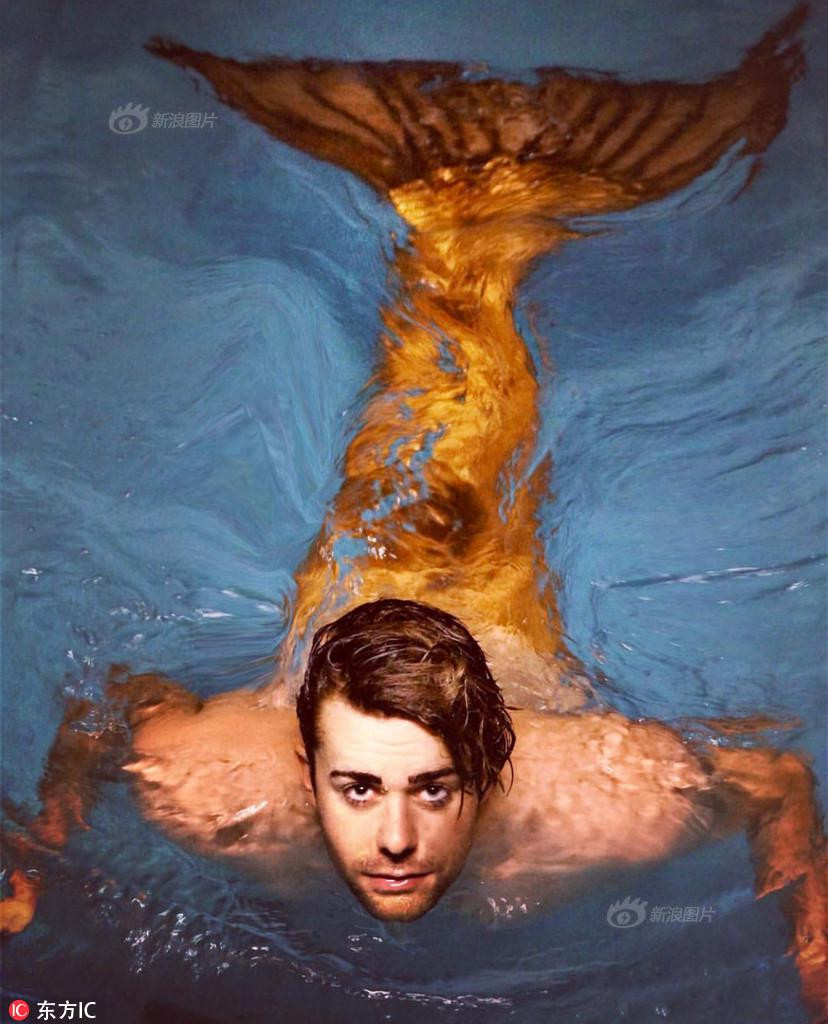 Hai năm trước đây, khi vô tình nhìn thấy những hình ảnh về nàng tiên cá đời thực, Christian mới nhận ra rằng, dù là đã trưởng thành, anh vẫn muốn được làm tiên cá.