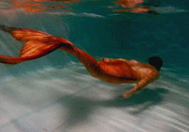 "Tôi yêu cuộc sống của tôi, không chỉ bởi vì tôi được trở thành một chàng tiên cá như mơ ước, mà bởi vì tôi luôn làm những gì tôi muốn, những gì tôi thích. Tôi đoán rằng, một con cá cũng có những niềm hạnh phúc như vậy", Christian chia sẻ. Có đam mê, đặc biệt đam mê khác lạ với người khác, quyết tâm theo đuổi nó là điều ít ai làm được, nghị lực của anh chàng Christian khiến ai cũng phải khâm phục.