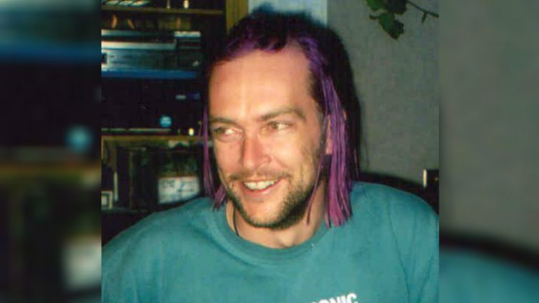 Vì vậy, chỉ có 13 nhà khoa học đồng ý hợp tác điều tra. Thám tử Grant Wormald cũng đã yêu cầu chính phủ Mỹ hợp tác giúp đỡ. Tuy nhiên, các cuộc điều tra được tiến hành riêng rẽ, không chia sẻ thông tin.