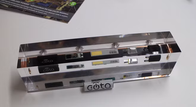 Bộ truyền năng lượng từ xa cho sạc không dây của Ossia.