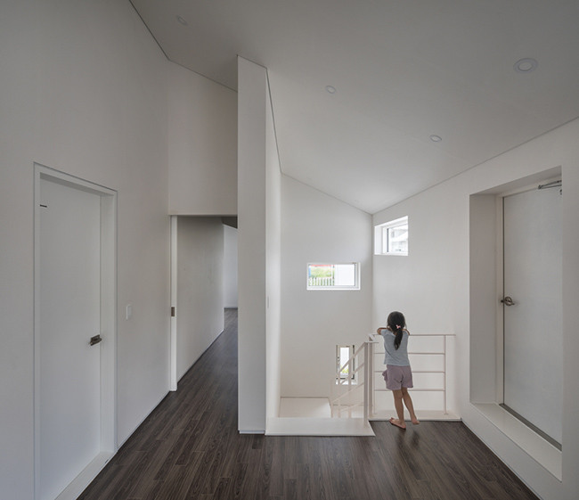 Tầng 2 là không gian ở. Đây cũng là một không gian có thể thay đổi (mở rộng, tách rời) bất cứ lúc nào.