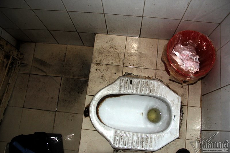 Nhà vệ sinh bệnh viện là nỗi ám ảnh với nhiều bệnh nhân