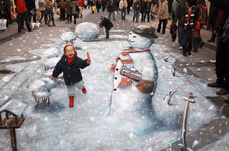 Nếu đây là mua đông có tuyết rơi, chắc hẳn nhiều người sẽ nhảy bổ vào bức tranh 3D người tuyết này. Nguồn ảnh: LOL