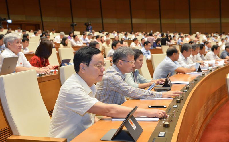 Quoc hoi bat ngo thong qua quy dinh “da uong ruou, bia thi khong lai xe”