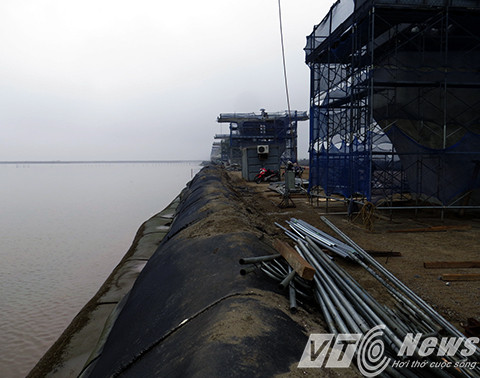 Can canh cong truong cau vuot bien dai nhat Viet Nam-Hinh-4