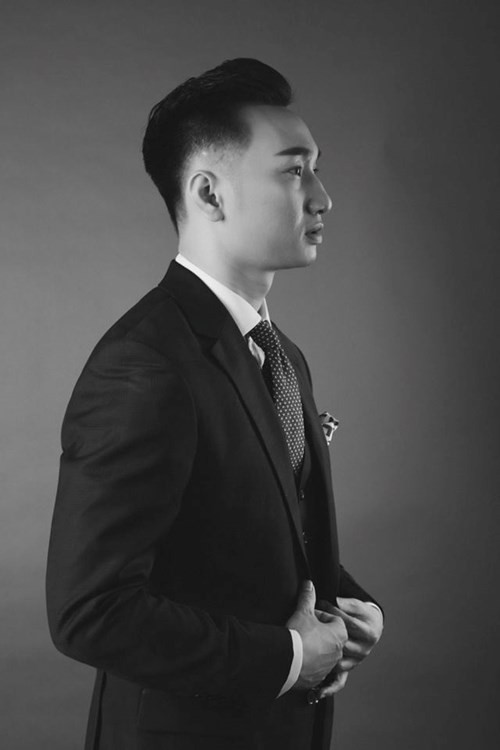 MC điển trai không muốn bản thân phải phân chia ra nhiều công việc khác nhau, anh muốn toàn tâm toàn ý thực hiện một việc gì đó để đạt được kết quả như mong muốn.