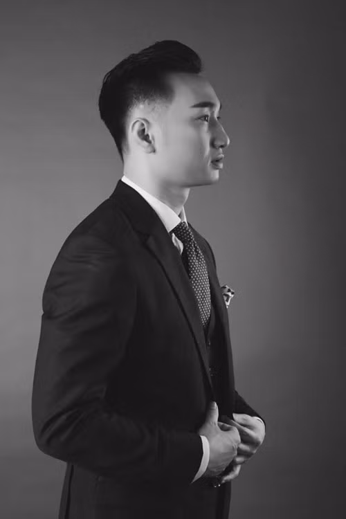 MC điển trai không muốn bản thân phải phân chia ra nhiều công việc khác nhau, anh muốn toàn tâm toàn ý thực hiện một việc gì đó để đạt được kết quả như mong muốn.