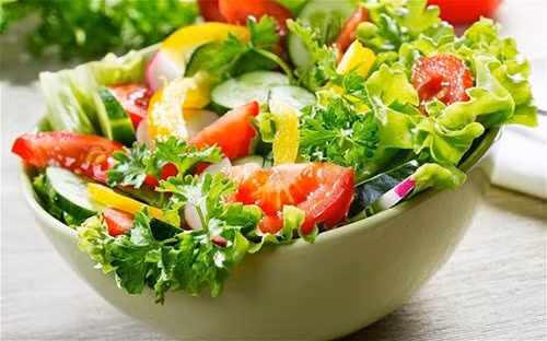 Rau xanh là thực phẩm lành mạnh giúp cơ thể khỏe mạnh và đẹp hơn.