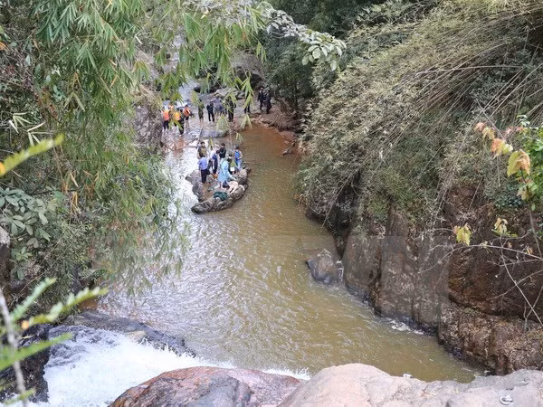 Hiện trường vụ việc tại khu vực thác số 4, thuộc Khu du lịch thác Datanla. (Ảnh: Nguyễn Dũng/TTXVN)