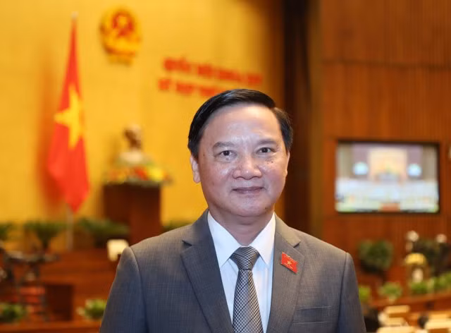 Ông Nguyễn Khắc Định, Phó Chủ tịch Quốc hội: Số phiếu tín nhiệm cao: 392 phiếu (chiếm 81,50% tổng số phiếu thu về).