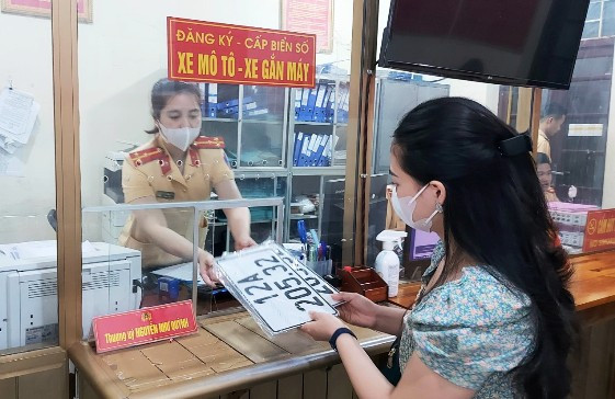 Tang 40 lan le phi dang ky voi o to ban tai