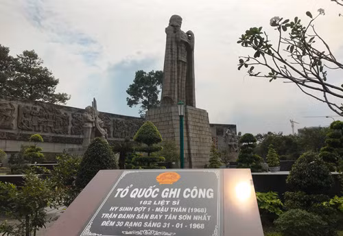 Tổ quốc đời đời ghi công những Anh hùng Liệt sĩ hy sinh trong trận đánh Tết Mậu Thân 1968.