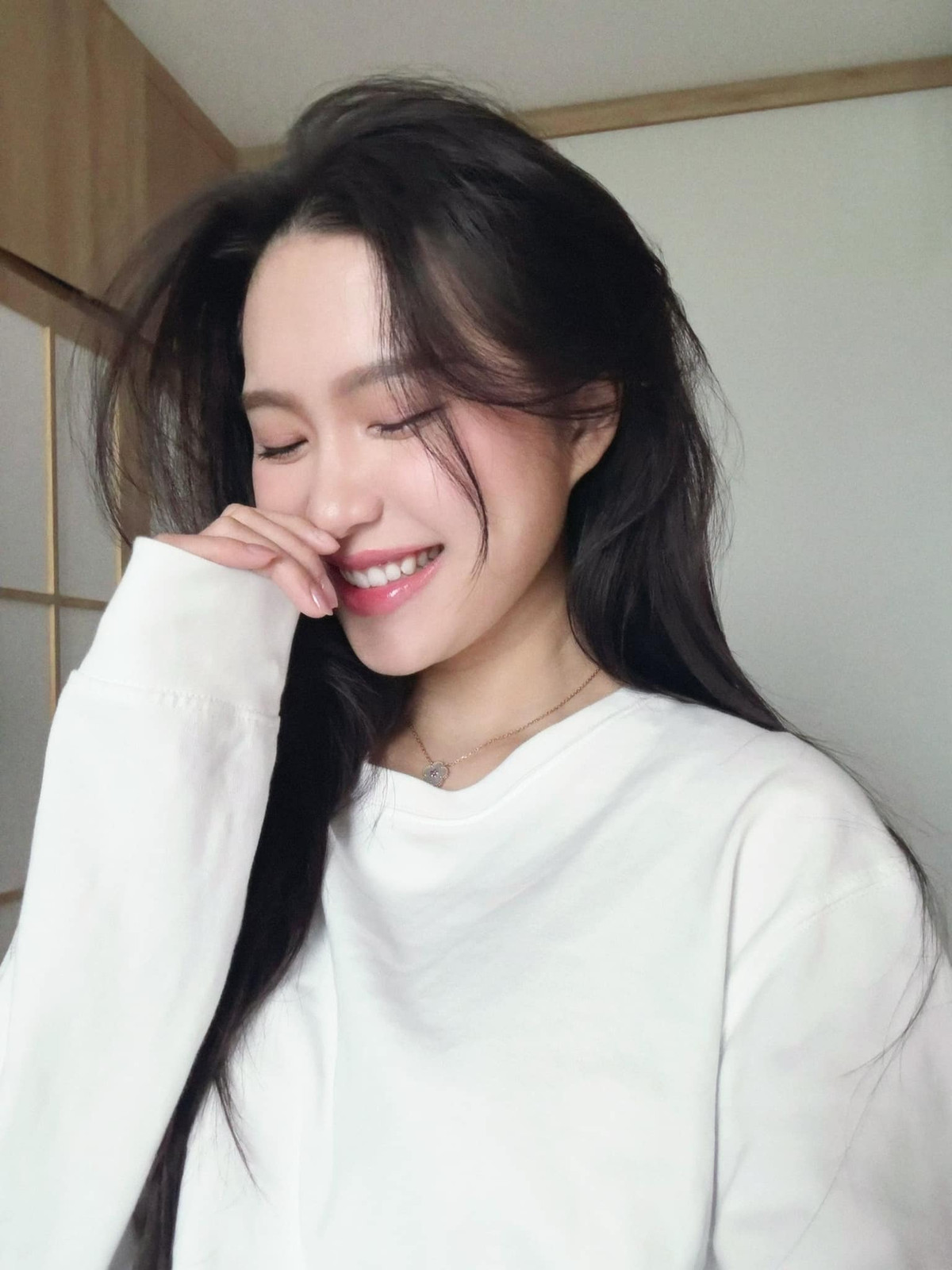 Dù đã trải qua sinh nở, thế nhưng Doãn Hải My vẫn sở hữu nhan sắc xinh đẹp không khác gì thời son rỗi cùng thân hình vạn người mê.