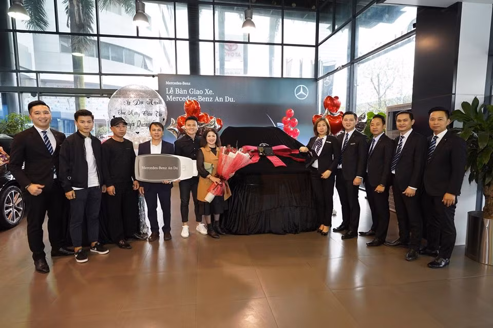 Bà xã của Quang Hải cũng đặt ra mục tiêu sẽ mua Mercedes-AMG G 63 trong tương lai.