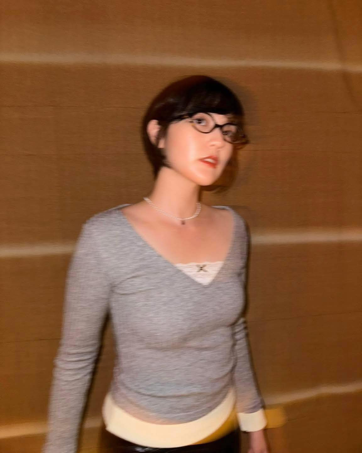 Được xây dựng với hình ảnh nàng thơ nhẹ nhàng, ngọt ngào, loạt ảnh mới đây của cô nàng khiến nhiều người khá bất ngờ với giao diện cá tính hơn, phong cách hơn.