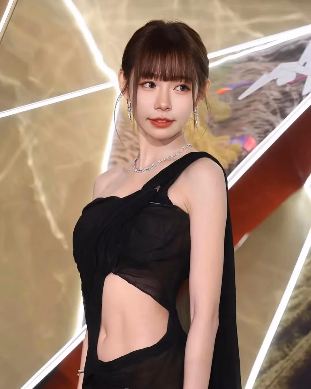 Nhờ lợi thế ngoại hình, Lâm Minh Trinh phù hợp với nhiều phong cách khác nhau, khi trẻ trung, đáng yêu, khi gợi cảm, trưởng thành.