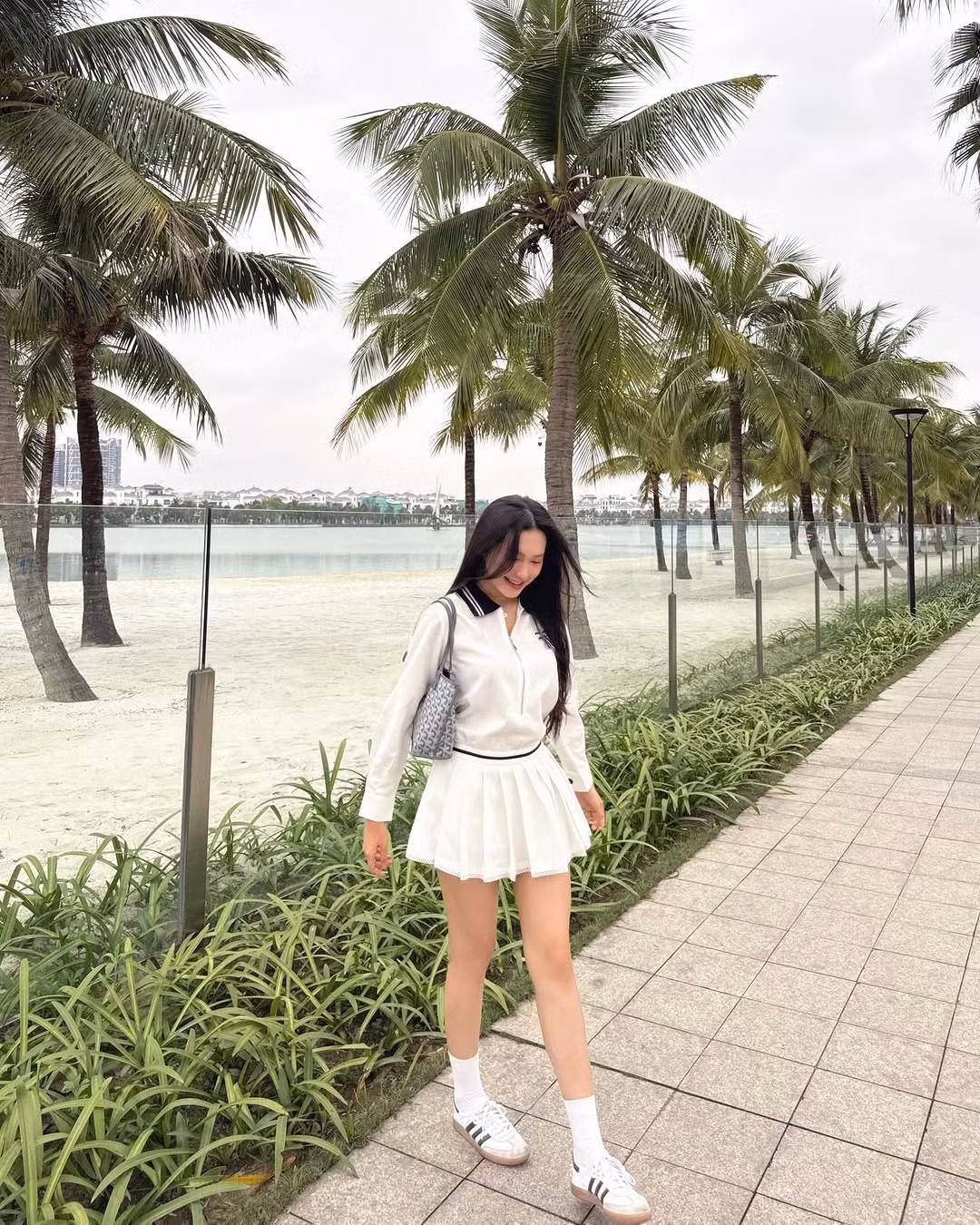 Top 10 Hoa hậu Việt Nam 2020 mang dáng vẻ tiểu thư đài các, dung nhan rạng rỡ, xinh đẹp khiến người hâm mộ khó có thể rời mắt. Mẹ bỉm một con khoe ngoại hình ngày càng thăng hạng sau khi sinh con trai đầu lòng.