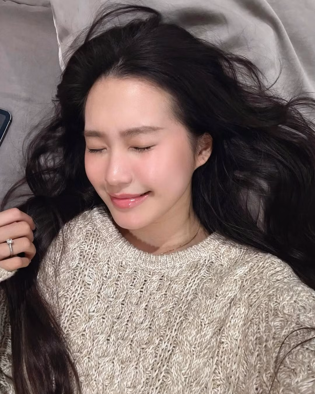 Đặc biệt là làn da mịn màng căng bóng như em bé khiến nhiều người phải "ào ào xin vía".