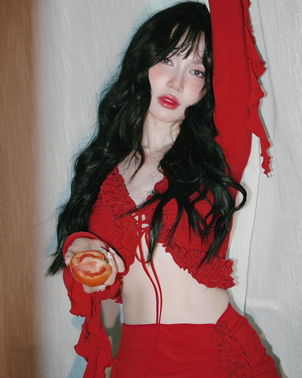 Ngay sau khi loạt ảnh được đăng tải, người hâm mộ nhanh chóng dành nhiều lời khen cho Sĩ Thanh.